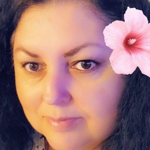 Meet your Posher, Alicia